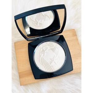 NIB CHANEL LES SYMBOLES DE CHANEL LA COMETE PEARL WHITE ILLUMINATING HIGHLIGHTER